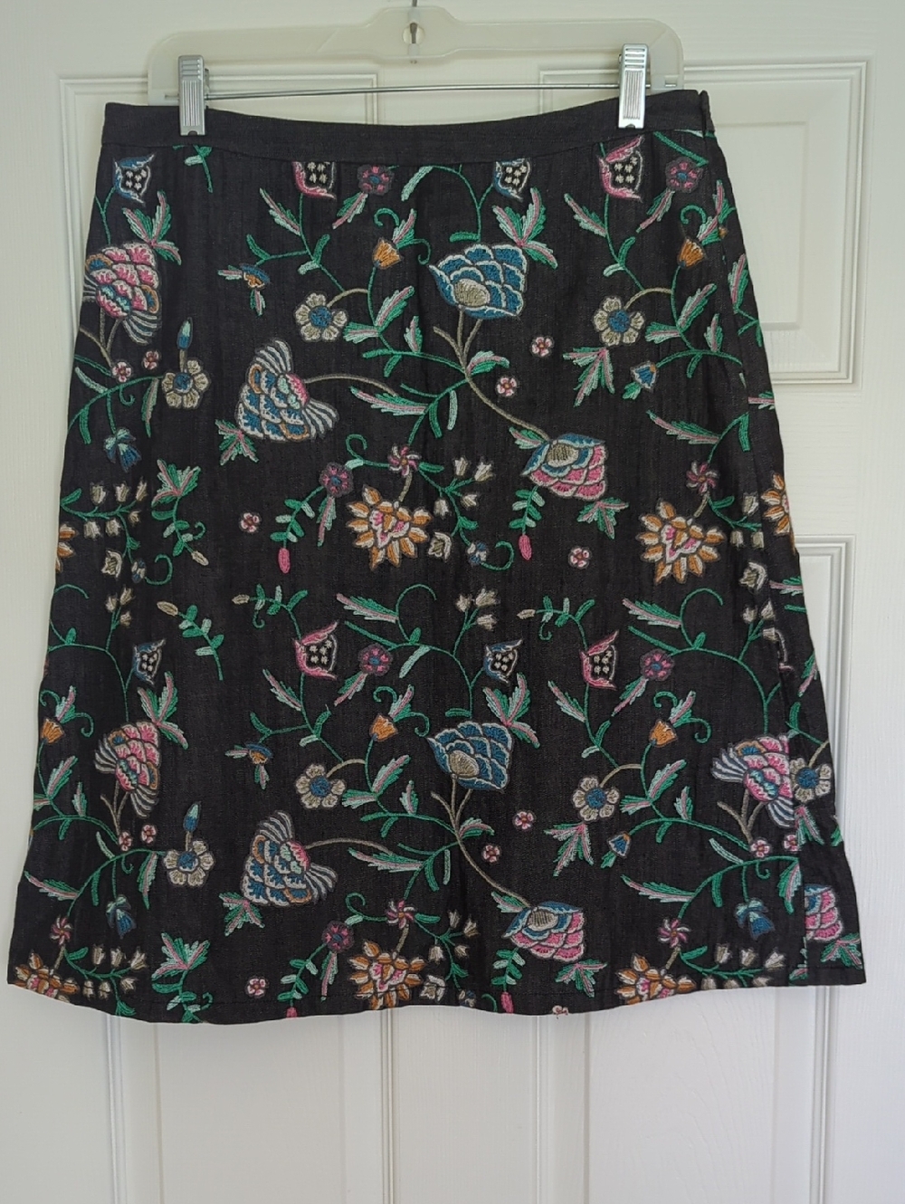 Dana Buchman Black Cotton A-Line Grey Midi Skirt Floral Embroidery Sz 8